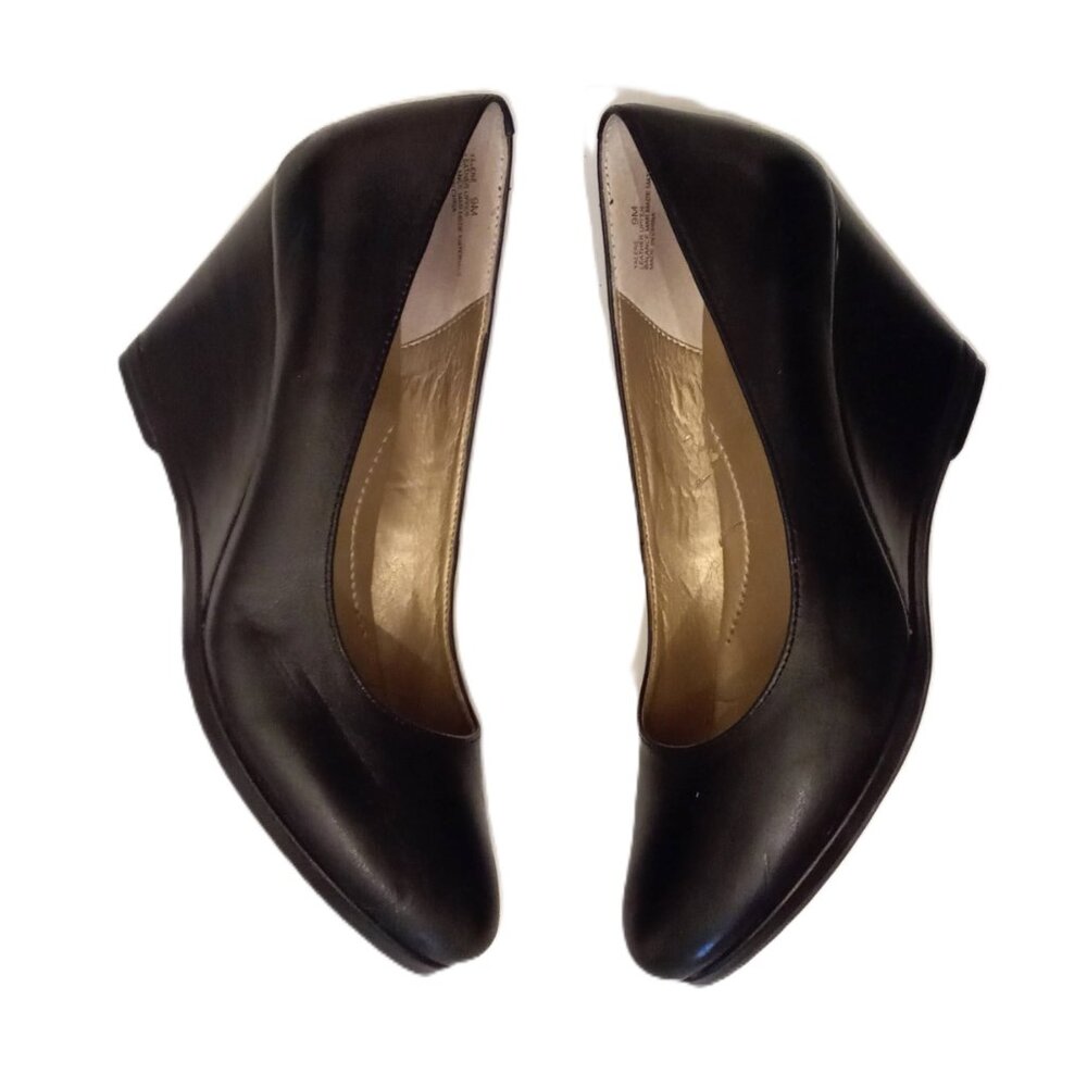 ME TOO Black Leather Wedges Pumps Heels Slip Ons Shoes size 9 M Valene Style